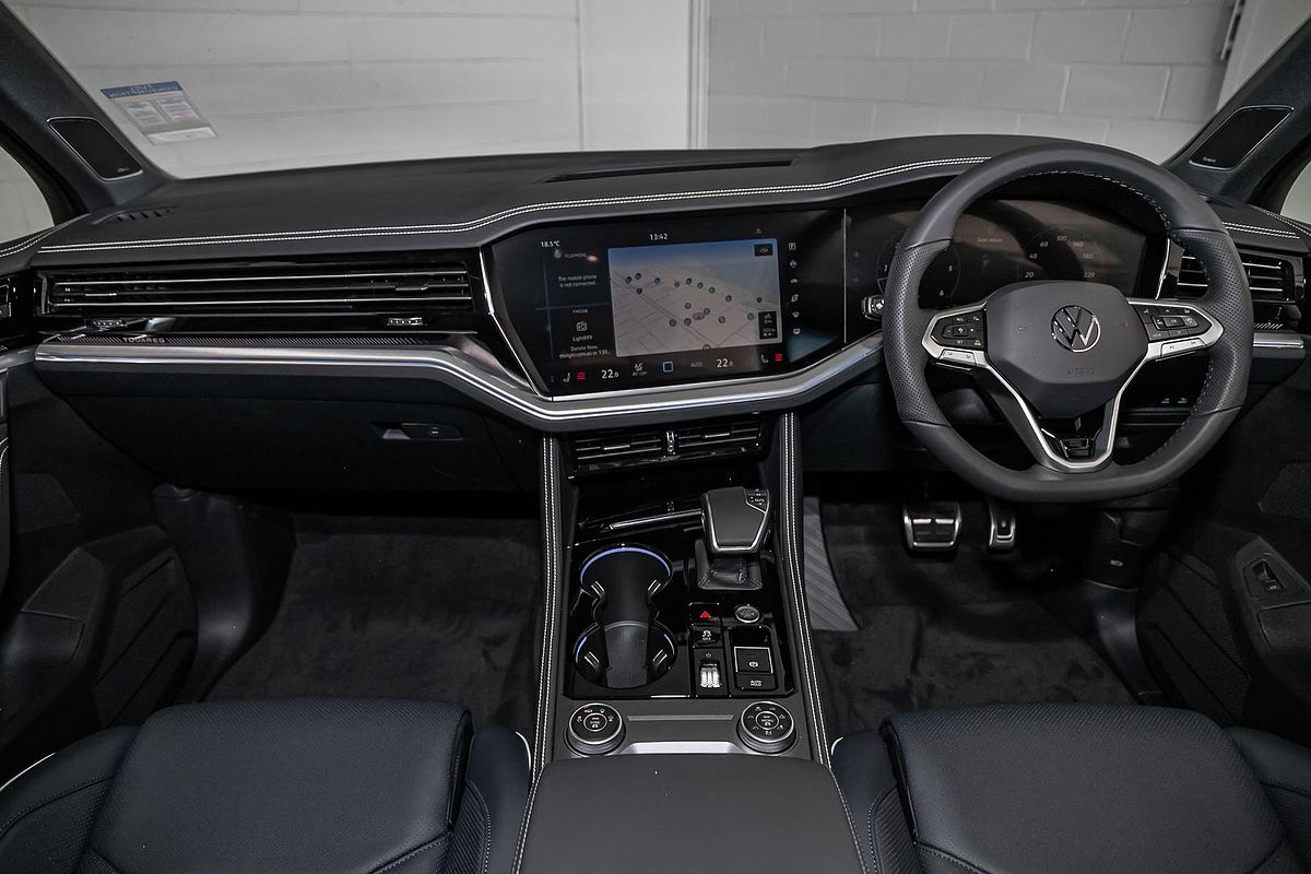 2025 Volkswagen Touareg 210TDI R-Line RC