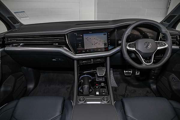 2025 Volkswagen Touareg 210TDI R-Line RC
