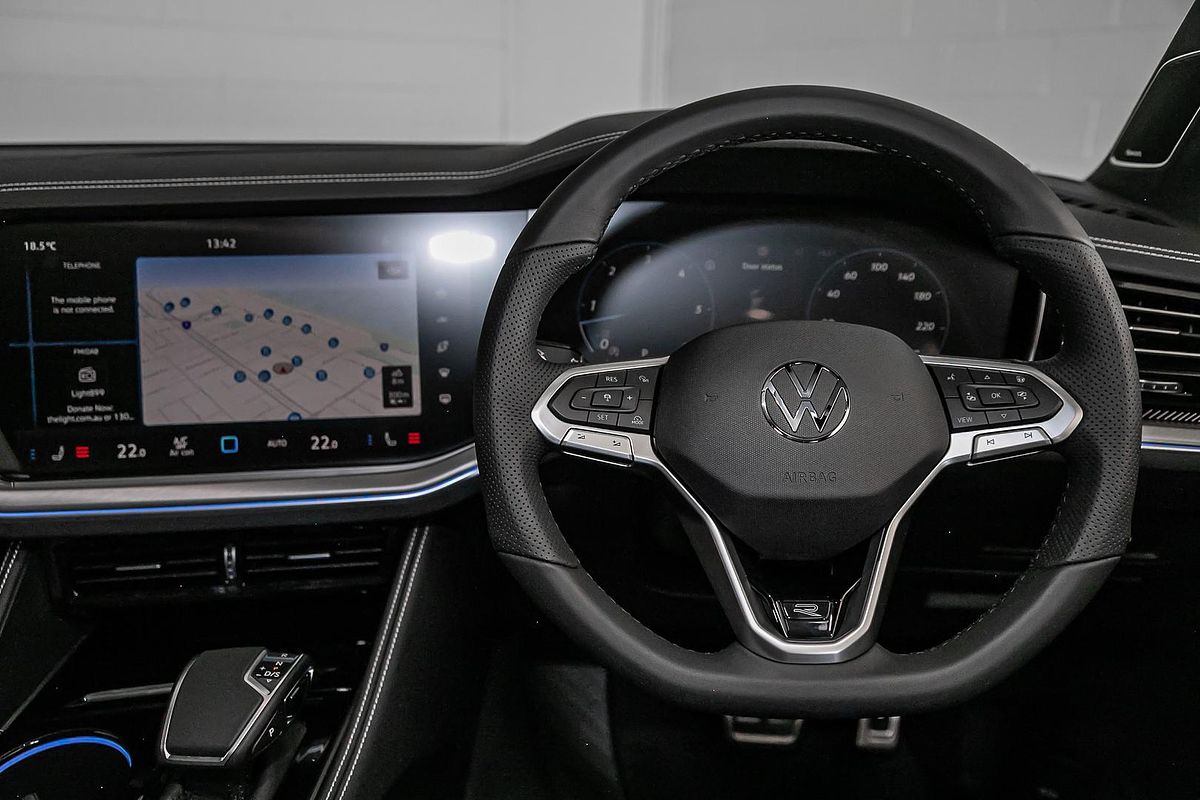 2025 Volkswagen Touareg 210TDI R-Line RC