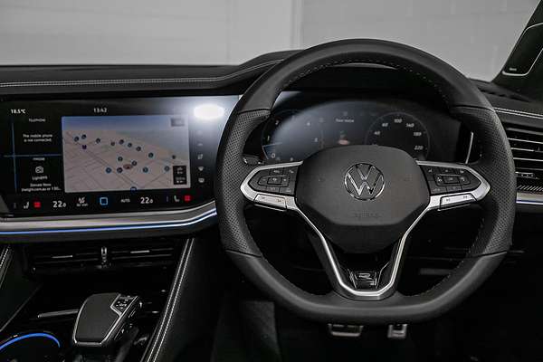 2025 Volkswagen Touareg 210TDI R-Line RC