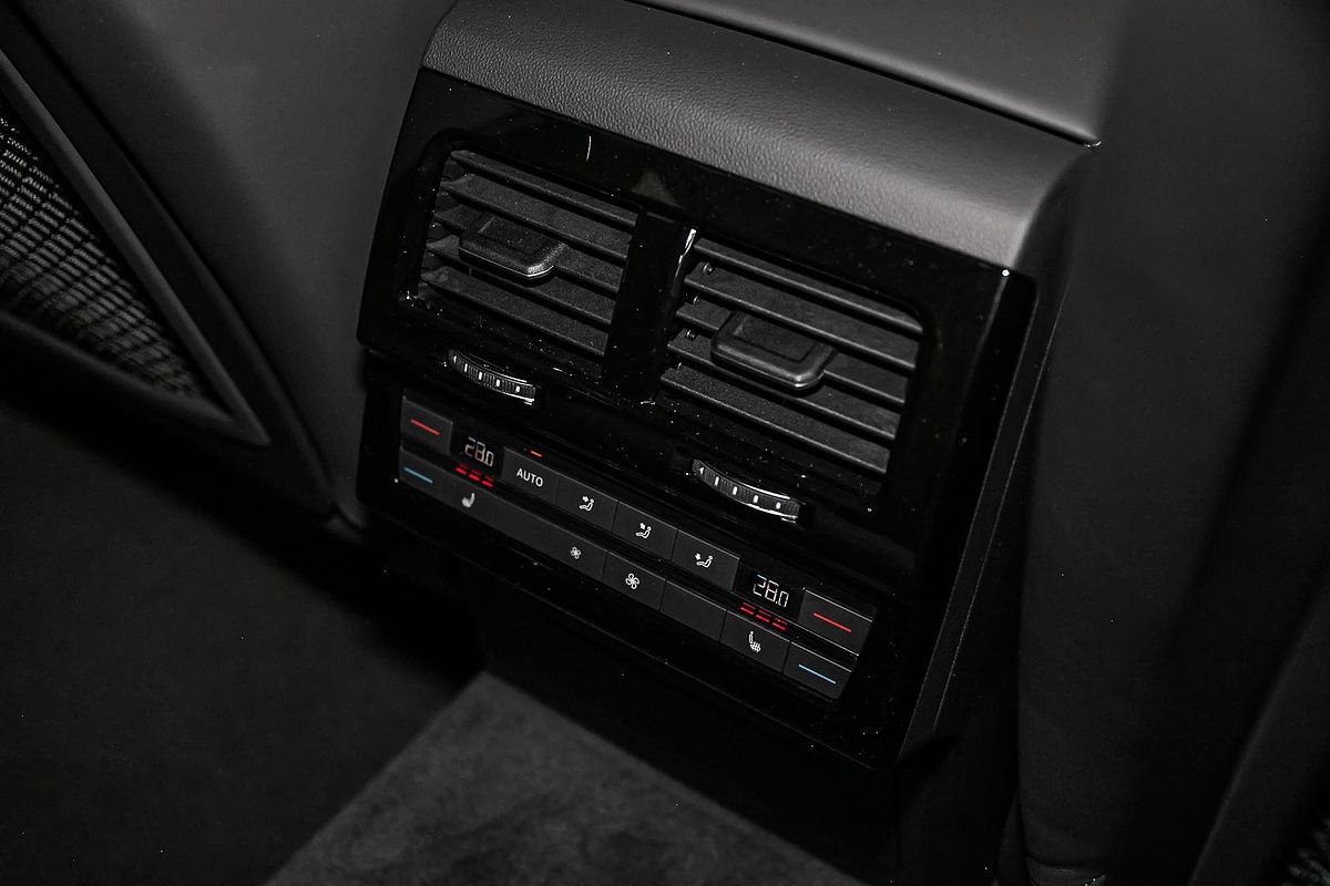 2025 Volkswagen Touareg 210TDI R-Line RC