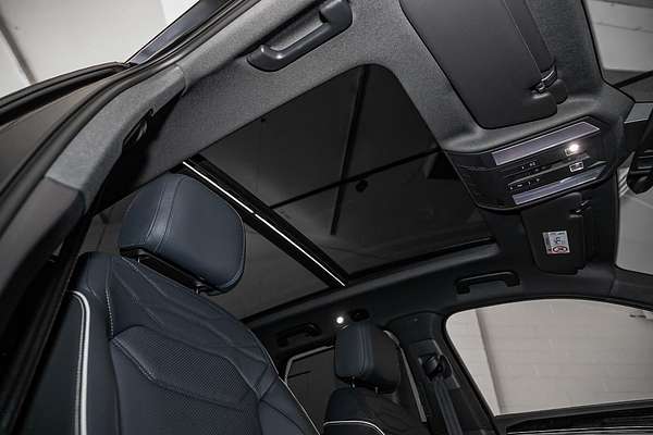 2025 Volkswagen Touareg 210TDI R-Line RC