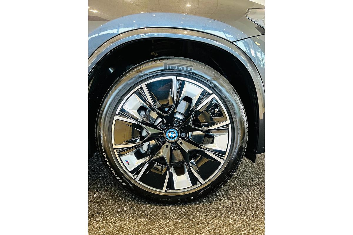 2022 BMW iX3 G08