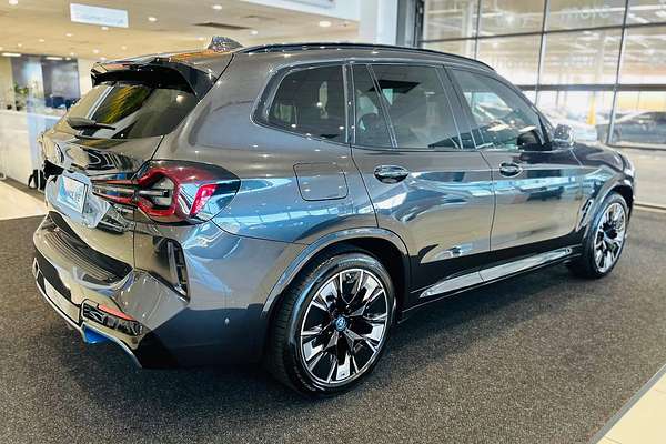 2022 BMW iX3 G08