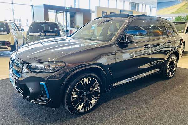 2022 BMW iX3 G08
