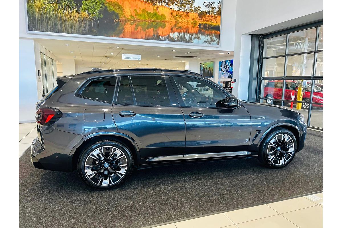 2022 BMW iX3 G08