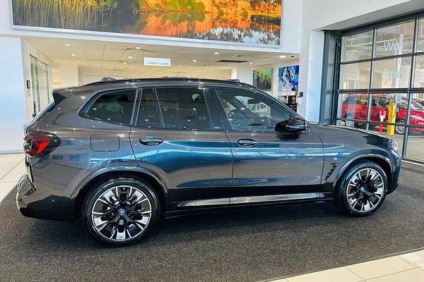 2022 BMW iX3 G08