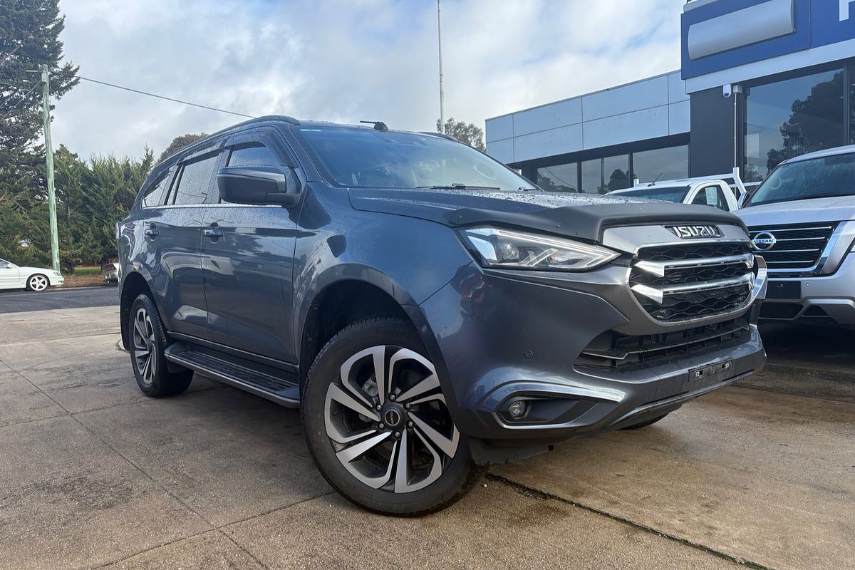 2022 Isuzu MU-X LS-T
