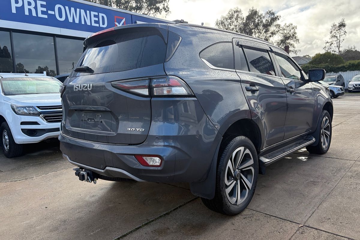 2022 Isuzu MU-X LS-T