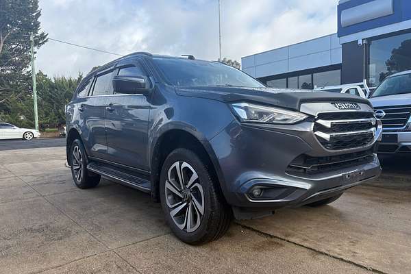 2022 Isuzu MU-X LS-T