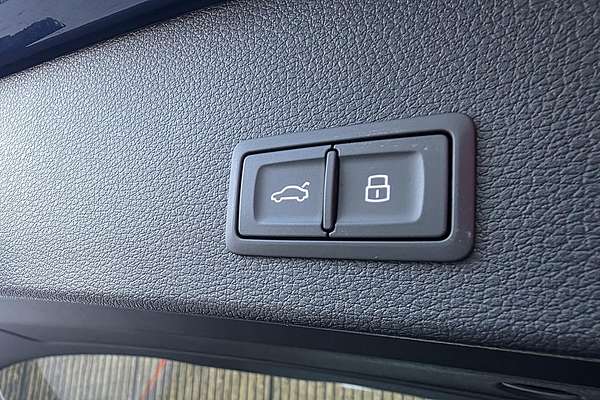 2025 Audi Q2 40 TFSI S line GA