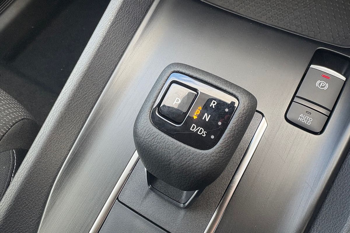 2025 Nissan QASHQAI ST J12