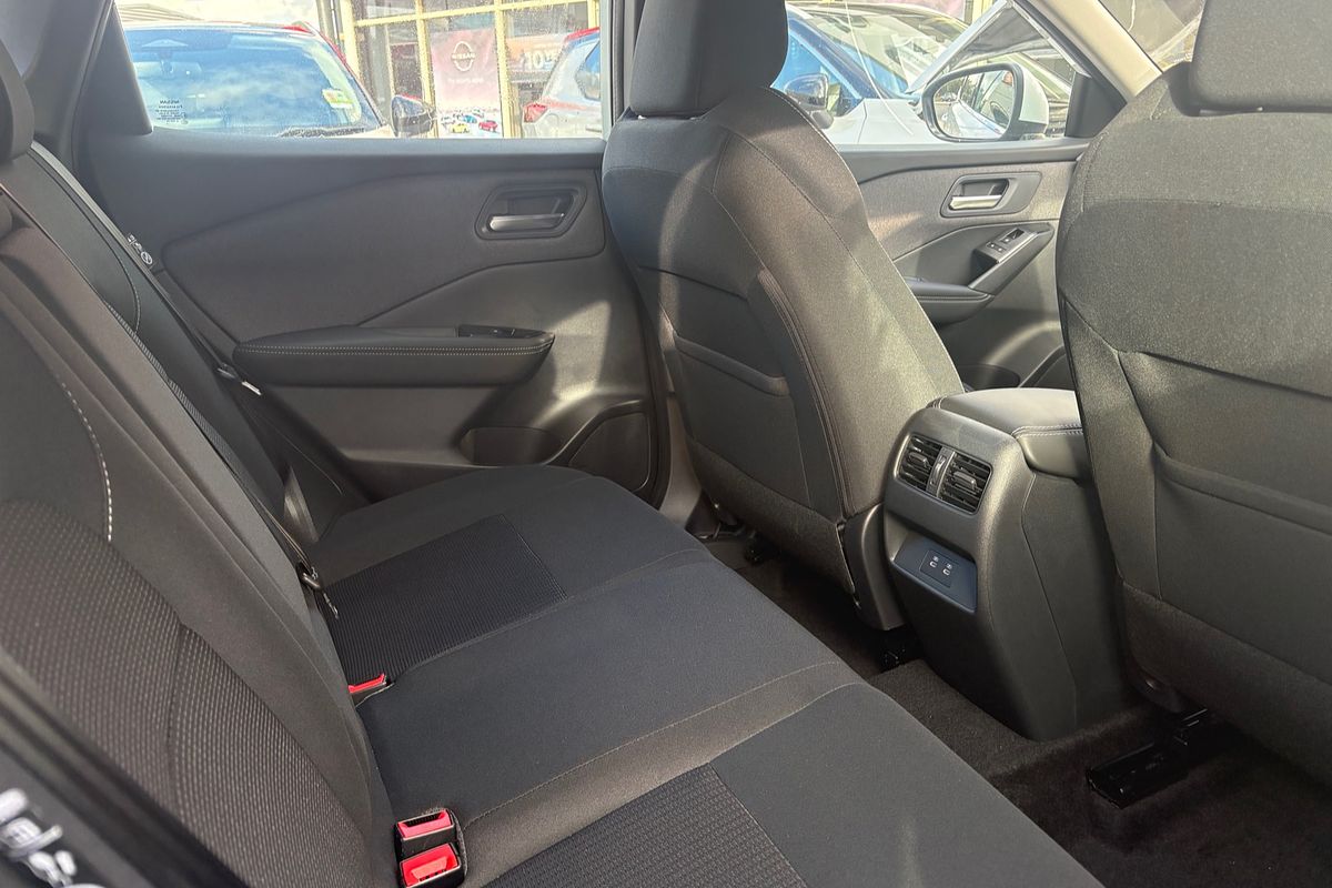 2025 Nissan QASHQAI ST J12
