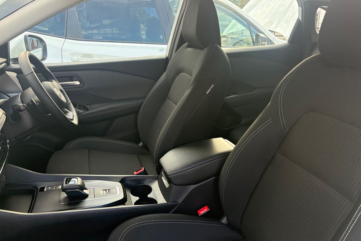 2025 Nissan QASHQAI ST J12