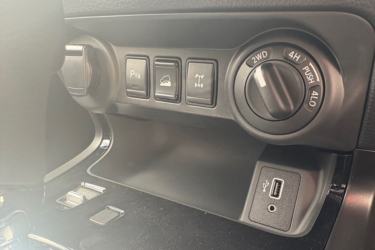2025 Nissan Navara PRO-4X Warrior D23 4X4