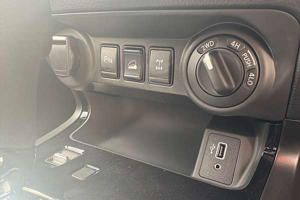2025 Nissan Navara PRO-4X Warrior D23 4X4