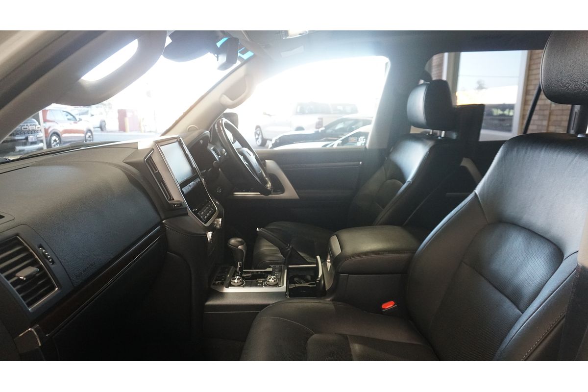 2019 Toyota Landcruiser Sahara VDJ200R
