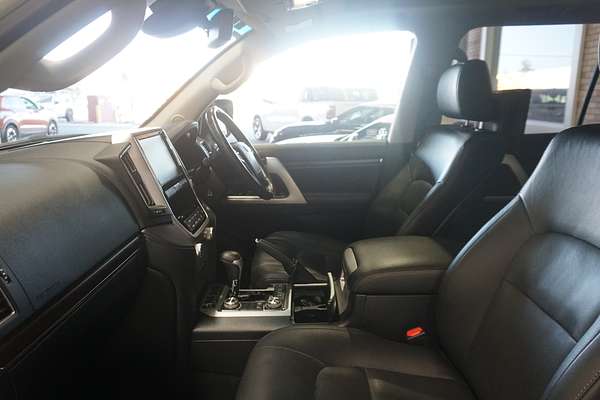2019 Toyota Landcruiser Sahara VDJ200R