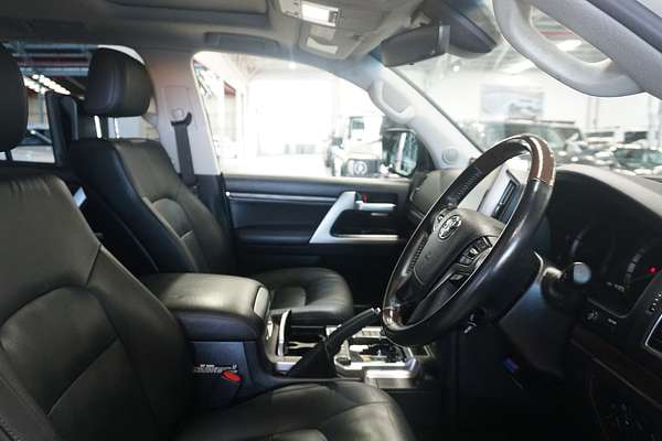 2019 Toyota Landcruiser Sahara VDJ200R