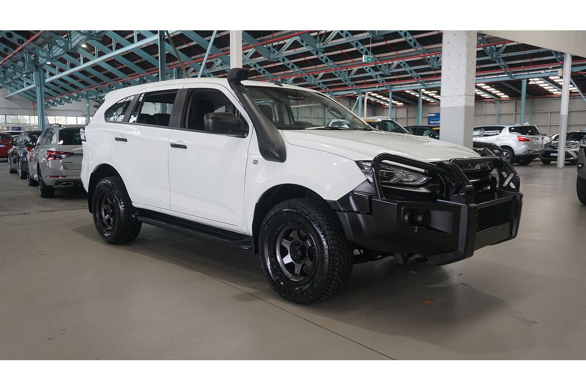 2022 Isuzu MU-X LS-M