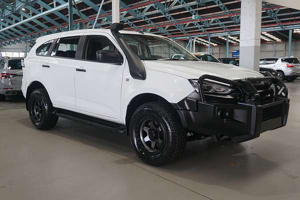 2022 Isuzu MU-X LS-M