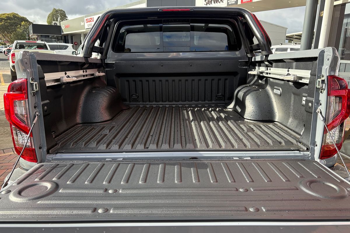 2025 Nissan Navara PRO-4X Warrior D23 4X4