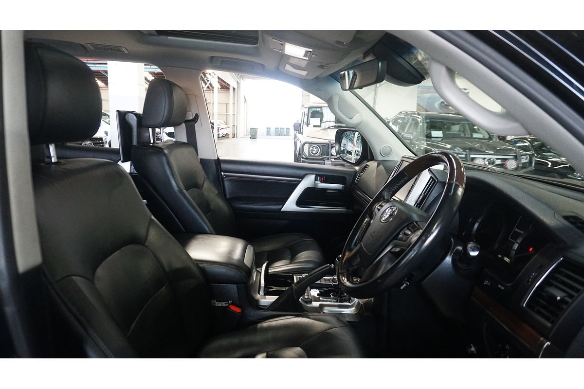 2018 Toyota Landcruiser Sahara VDJ200R