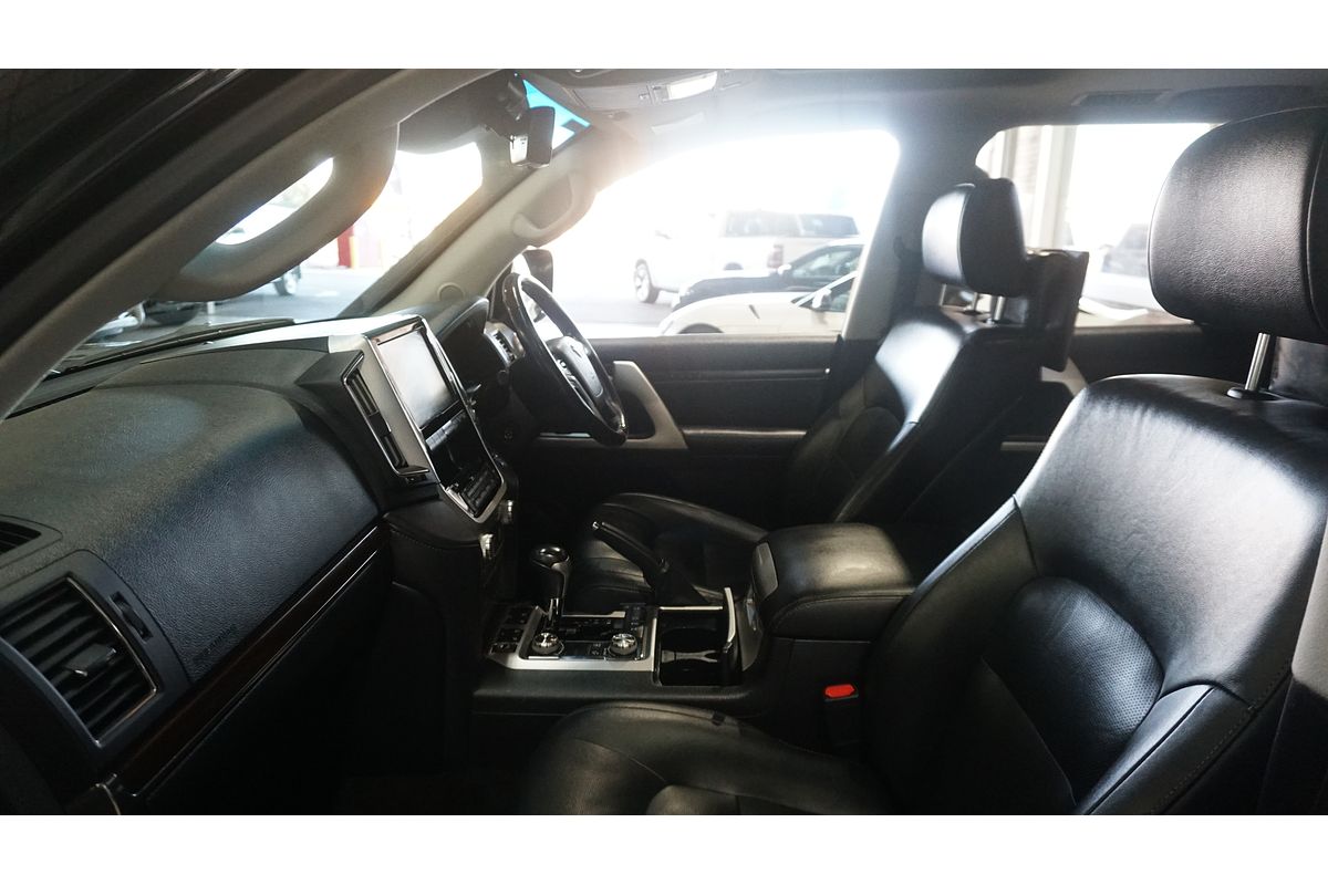 2018 Toyota Landcruiser Sahara VDJ200R