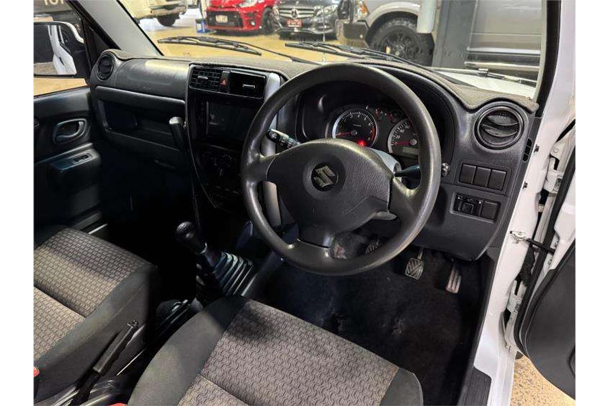 2011 Suzuki Jimny Sierra SN413 T6