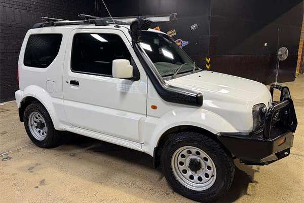 2011 Suzuki Jimny Sierra SN413 T6