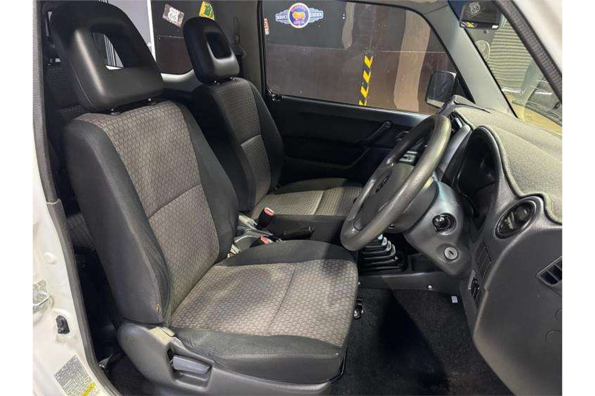 2011 Suzuki Jimny Sierra SN413 T6