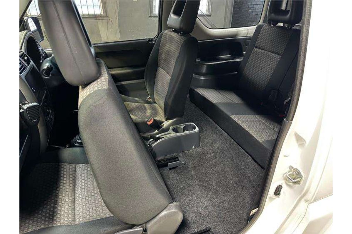 2011 Suzuki Jimny Sierra SN413 T6