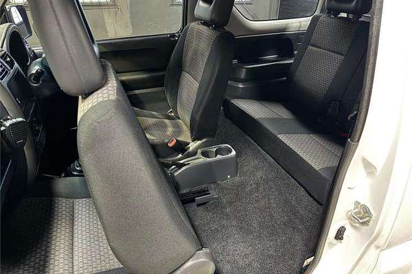 2011 Suzuki Jimny Sierra SN413 T6