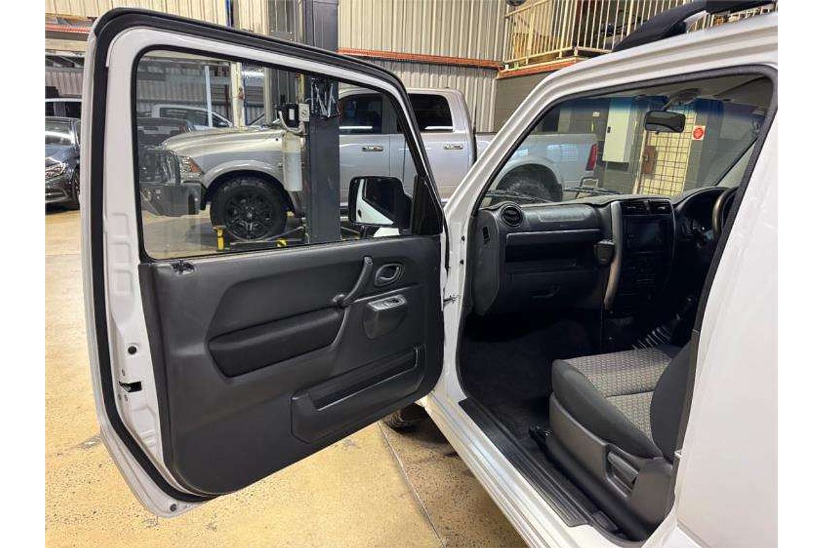 2011 Suzuki Jimny Sierra SN413 T6