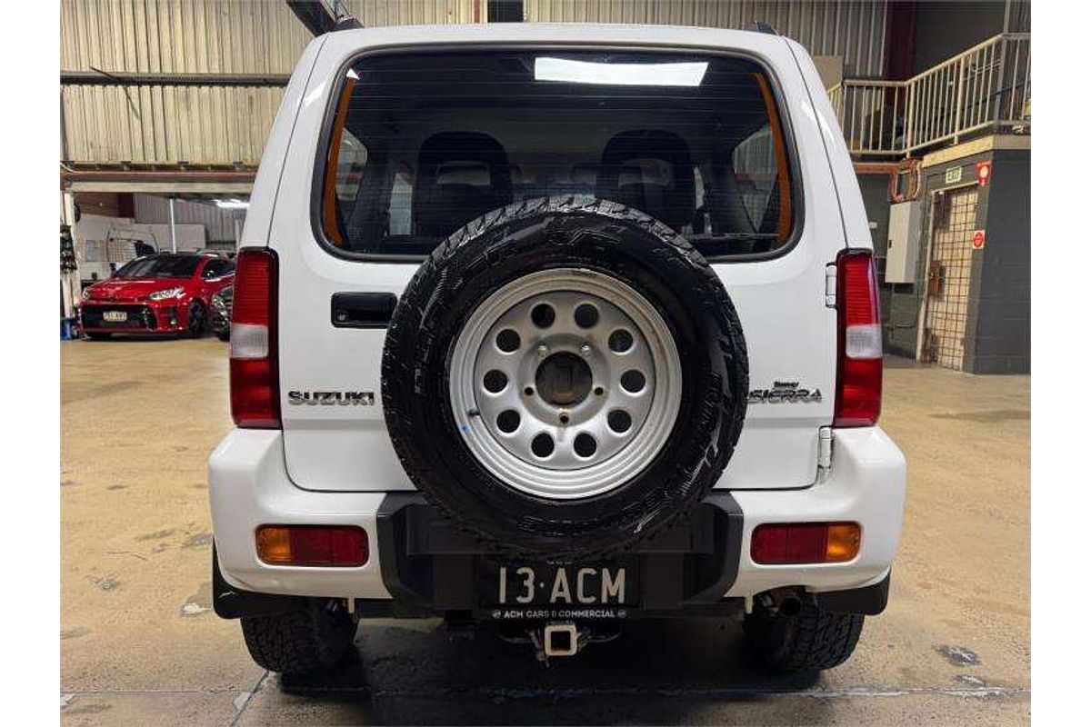 2011 Suzuki Jimny Sierra SN413 T6