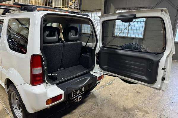 2011 Suzuki Jimny Sierra SN413 T6