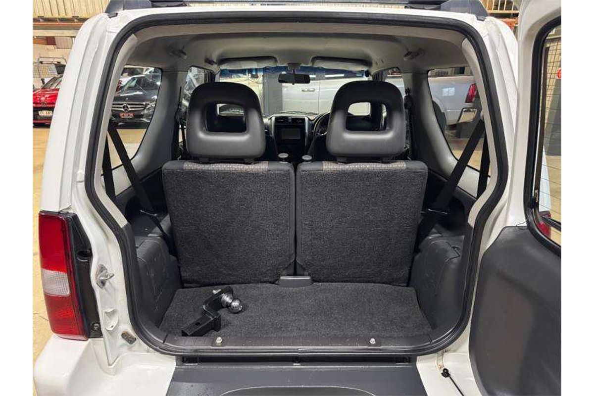 2011 Suzuki Jimny Sierra SN413 T6