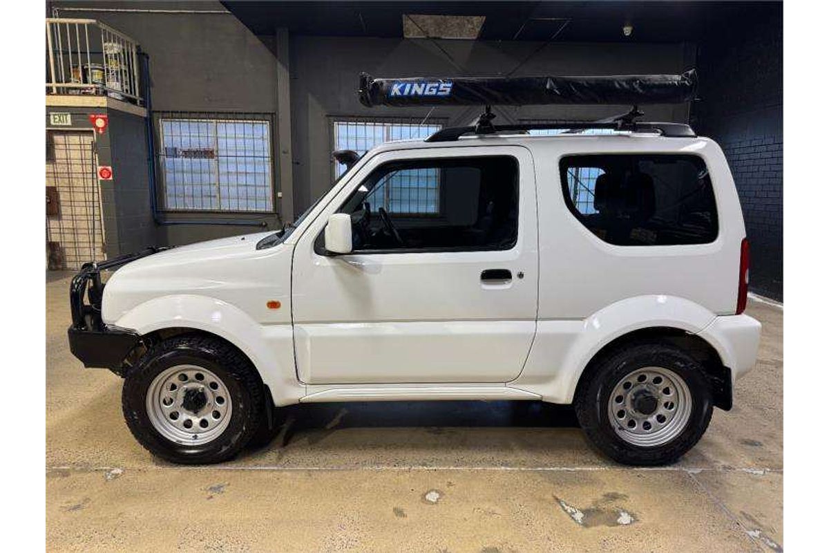 2011 Suzuki Jimny Sierra SN413 T6