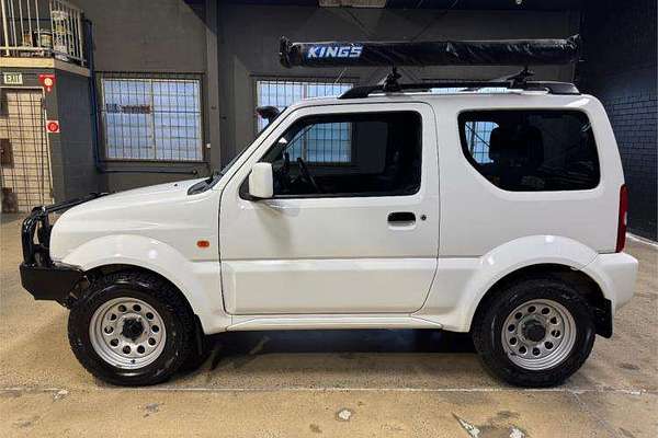2011 Suzuki Jimny Sierra SN413 T6