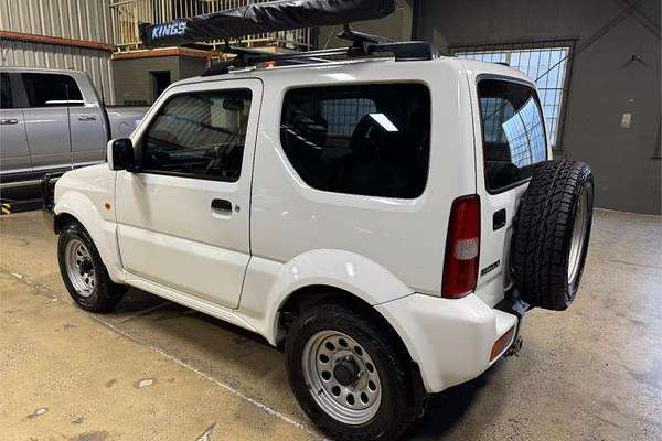 2011 Suzuki Jimny Sierra SN413 T6