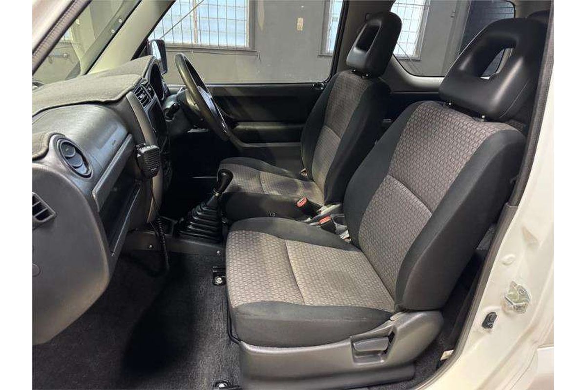 2011 Suzuki Jimny Sierra SN413 T6