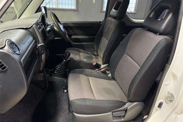 2011 Suzuki Jimny Sierra SN413 T6