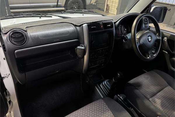 2011 Suzuki Jimny Sierra SN413 T6