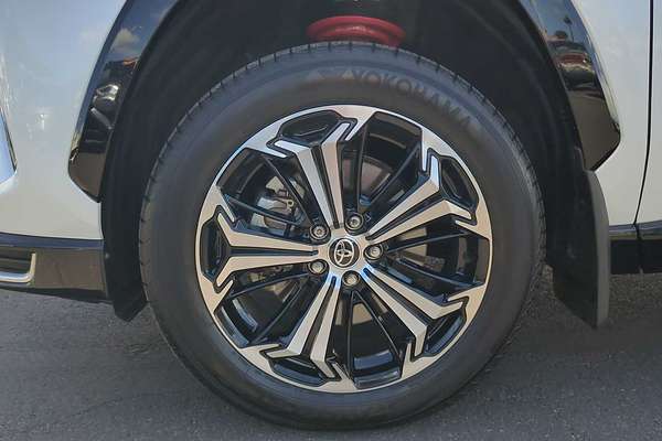 2024 Toyota RAV4 XSE