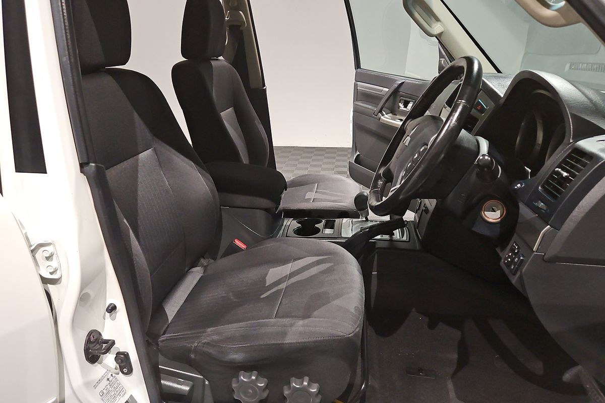 2017 Mitsubishi Pajero GLX NX