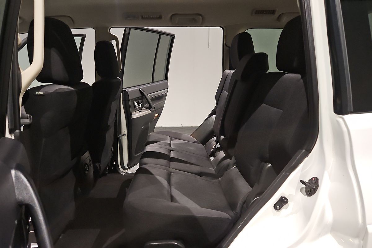 2017 Mitsubishi Pajero GLX NX