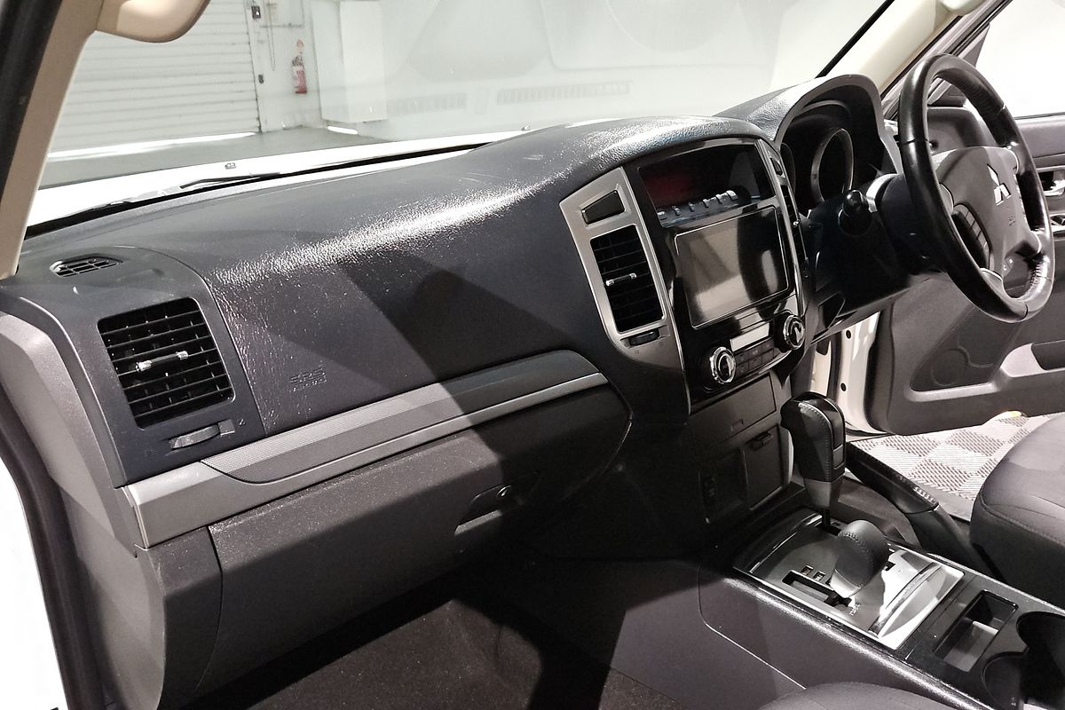 2017 Mitsubishi Pajero GLX NX