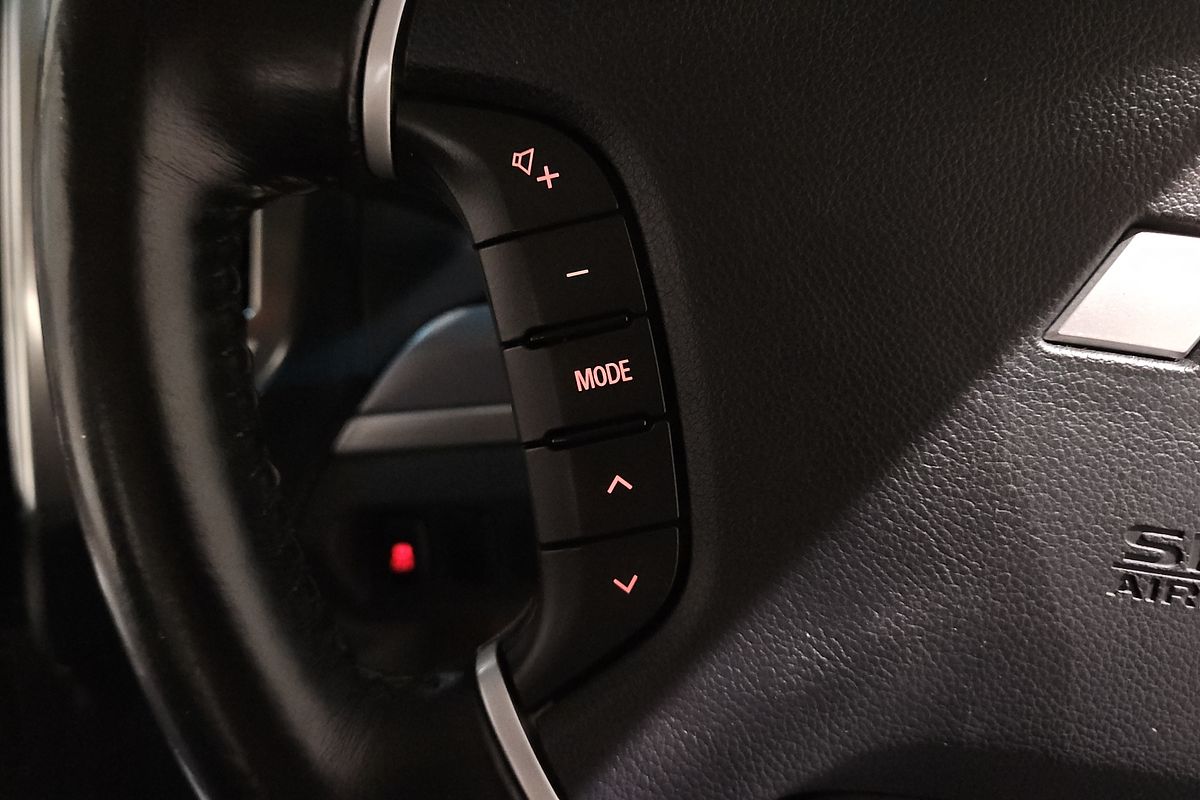 2017 Mitsubishi Pajero GLX NX