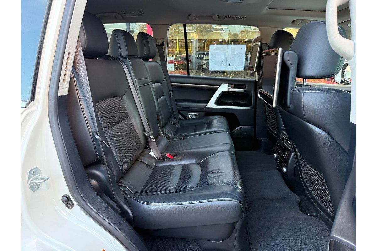 2016 Toyota Landcruiser Sahara VDJ200R