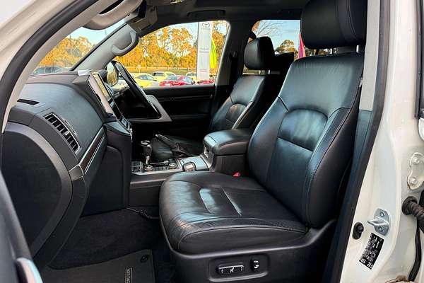 2016 Toyota Landcruiser Sahara VDJ200R